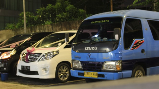 sewa elf di senen jakarta pusat