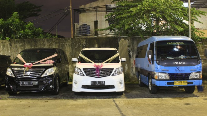 sewa elf jakarta timur