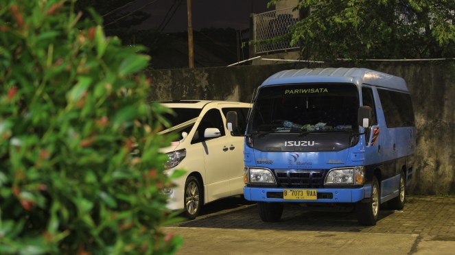 sewa elf untuk antar jemput jakarta bandung