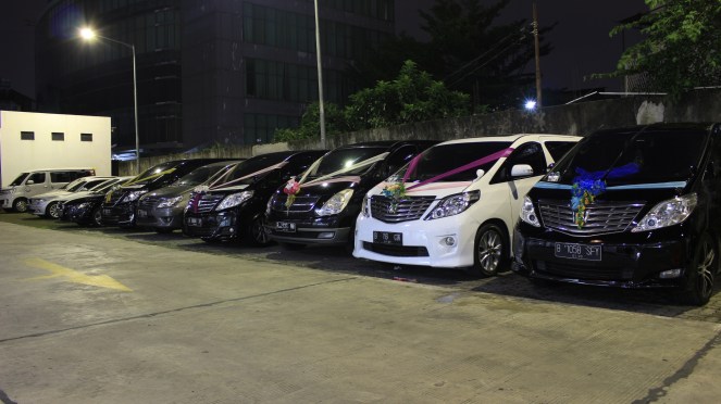 sewa mobil pengantin mewah alphard vellfire hyundai jakarta pusat