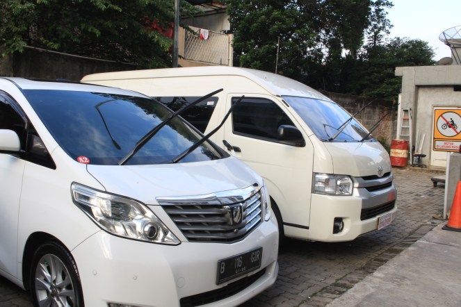sewa mobil toyota hiace