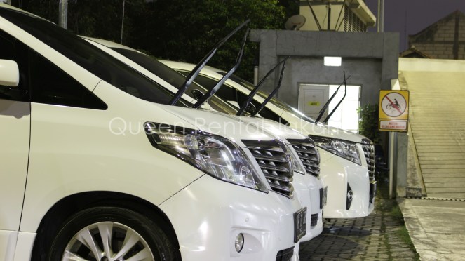 Sewa Mobil Mewah Alphard Vellfire Transformers di Cipedes- Sukajadi